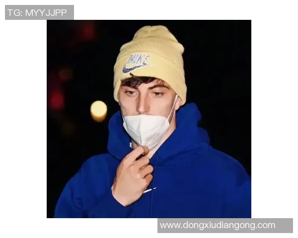 足球明星童年时期的经典头像揭秘：从小展现天赋的未来足球巨星